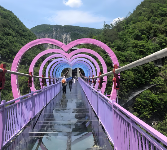 สะพานแขวนการท่องเที่ยวชั้นกระจกวิว