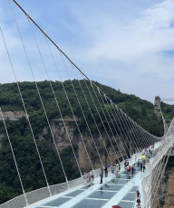 Scenic Canyon pied de pont suspendu avec pont en verre