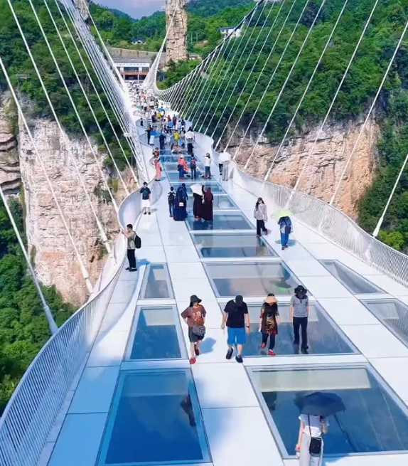 Scenic Canyon Foot Suspension Bridge พร้อมดาดฟ้ากระจก