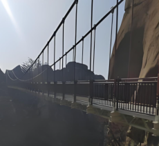 Pont suspendu piétonnier alpin