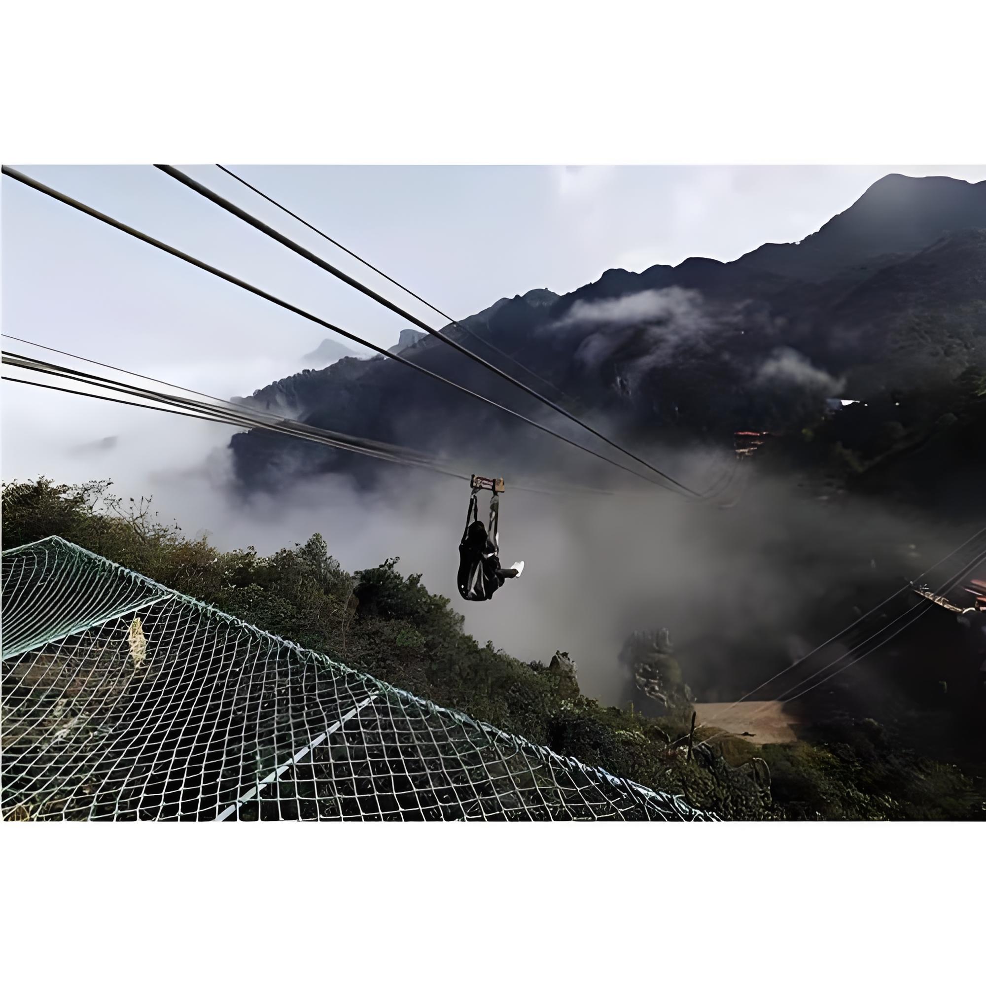 Extrême tyrolienne à grande vitesse