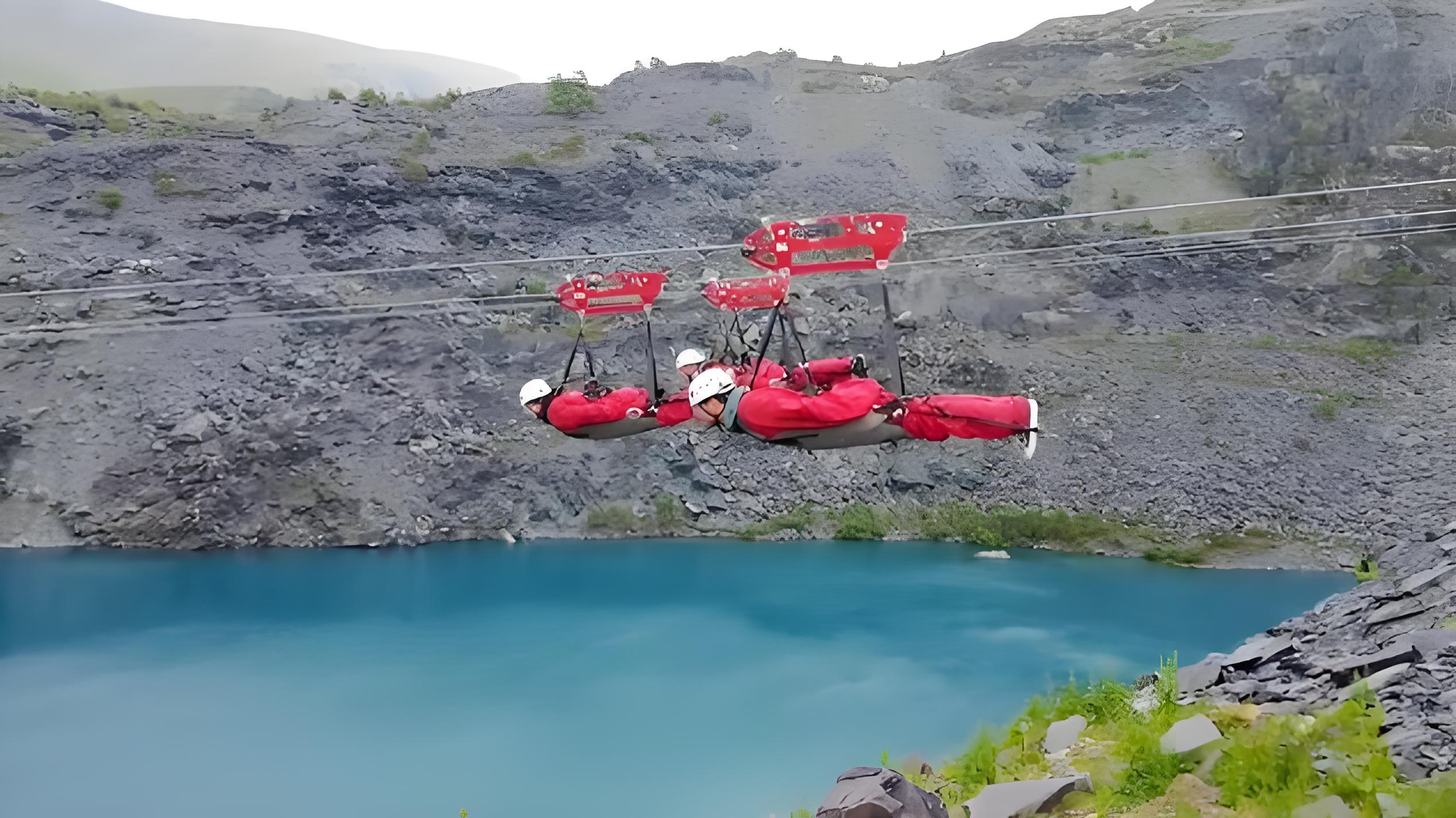 Extrême tyrolienne à grande vitesse