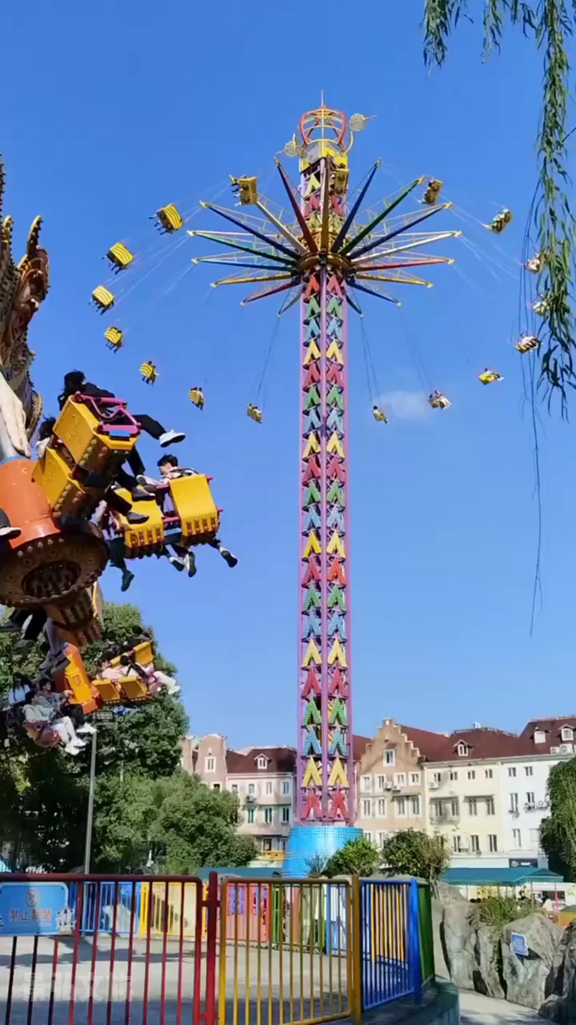 Custom Themed Flying Trapeze for Theme Parks