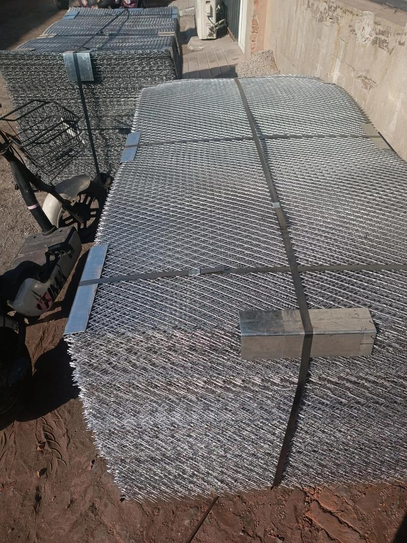 Jala Kawat Berkerut Tahan Aus Baja Mangan Tinggi