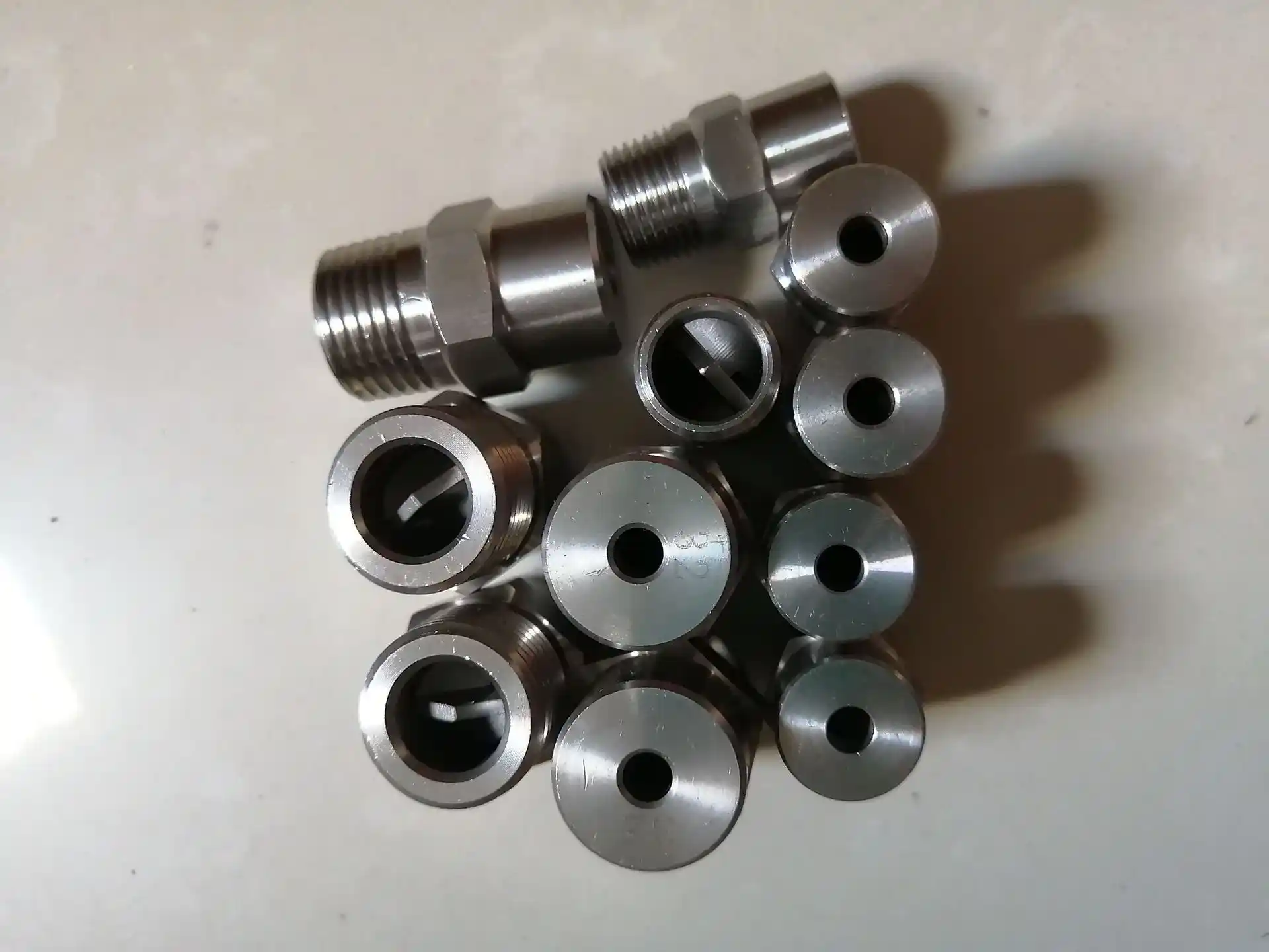 304สแตนเลสด้ามสั้น Slotted Water Cap