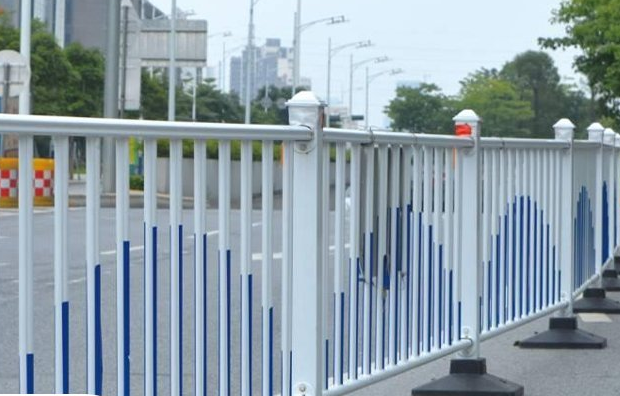 Urban Municipal Corrugated Guardrail with Reflective Markers
