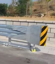 Pagar Pembatas Bergelombang Anti-tabrakan Khusus Jembatan dengan Terminal Penyerap Energi