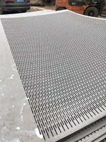 Panel Casing Berlubang Dekoratif Paduan Aluminium Berlapis PVDF