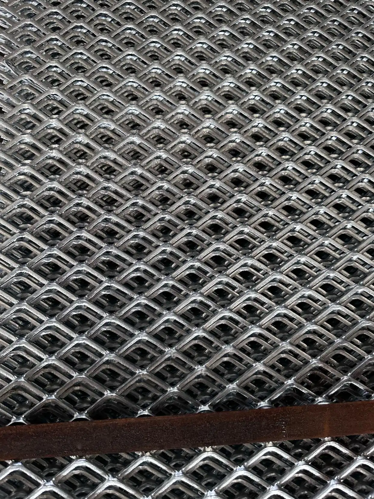 Jaring Berlubang Tugas Berat Baja Karbon Galvanis Hot-Dip