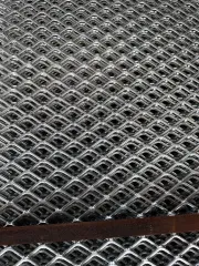 Jaring Berlubang Tugas Berat Baja Karbon Galvanis Hot-Dip