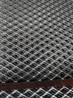 Jaring Berlubang Tugas Berat Baja Karbon Galvanis Hot-Dip