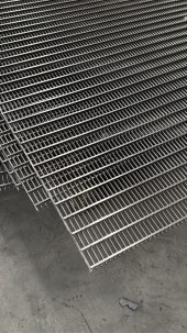 Layar Kawat Baji Slot Halus Presisi Tinggi