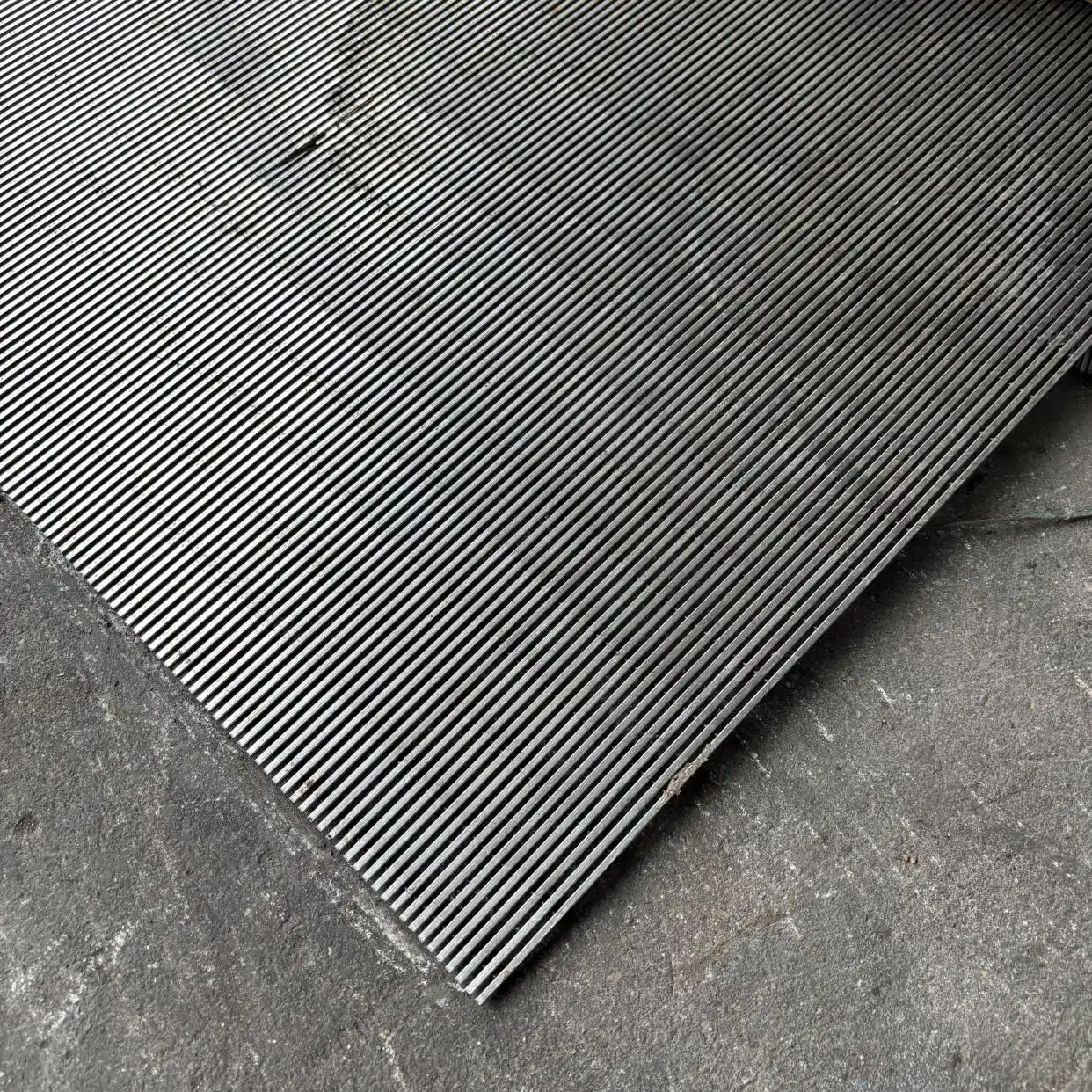 Écran de haute résistance de fil de cale pour le traitement des déchets solides