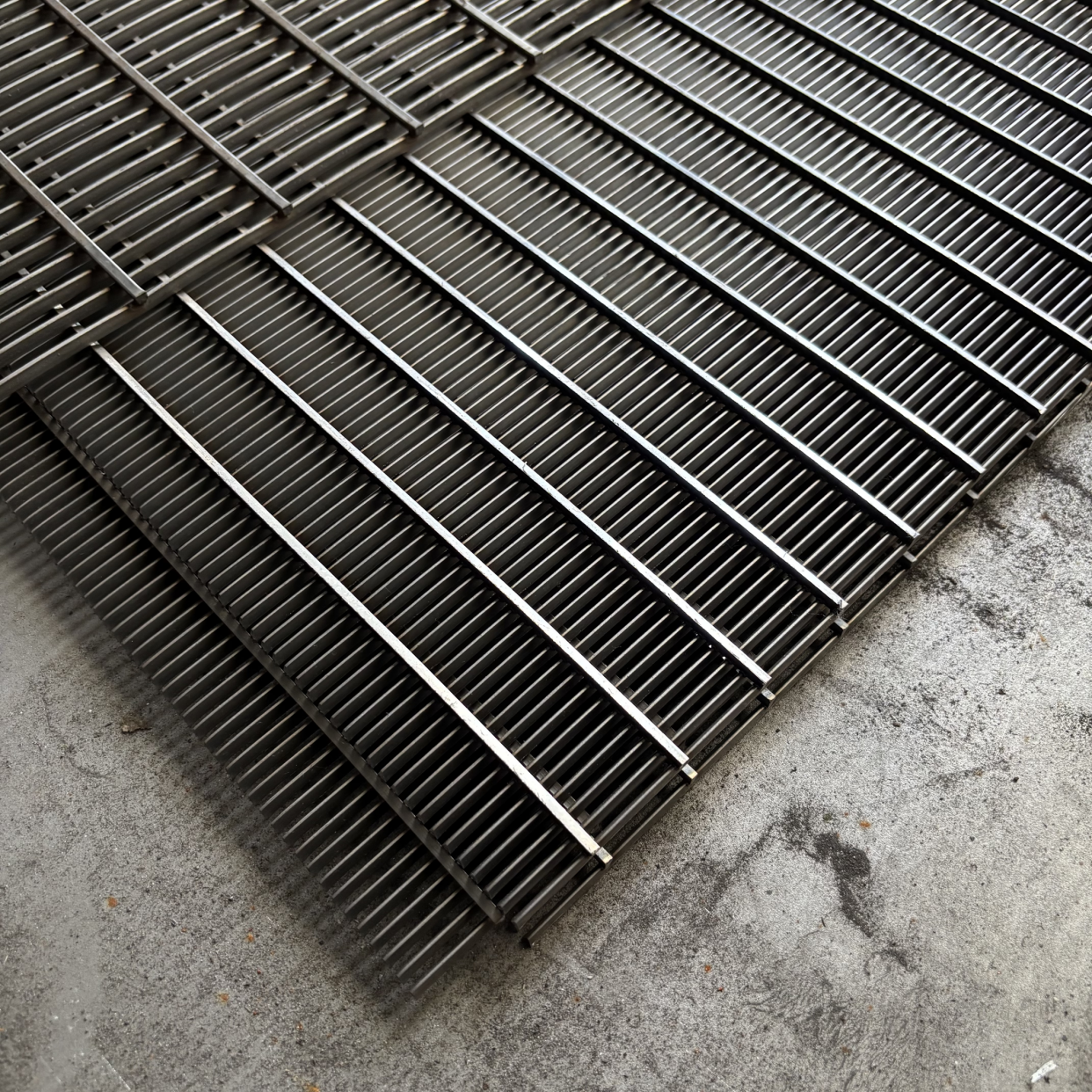 Màn hình dây nêm chịu mài mòn nặng cho khai thác mỏ