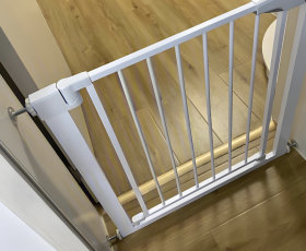 Pagar Tangga Besi Pengatur Jarak Kompak Yang Aman untuk Anak