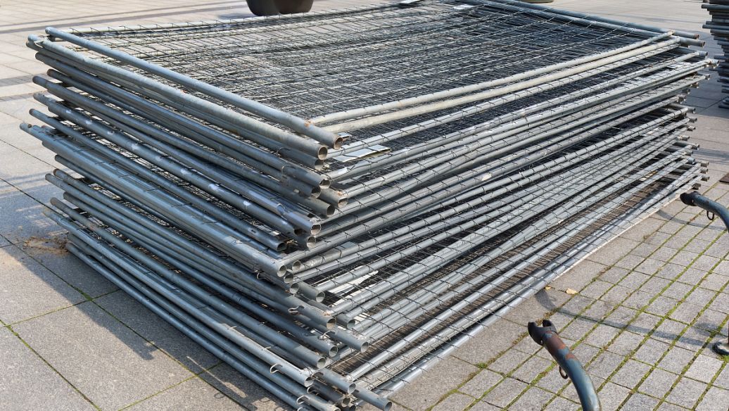 ตะแกรงเหล็กขั้นบันได