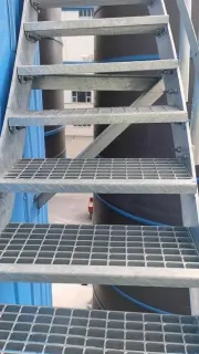 ดอกยางตะแกรงเหล็กฟันเลื่อย