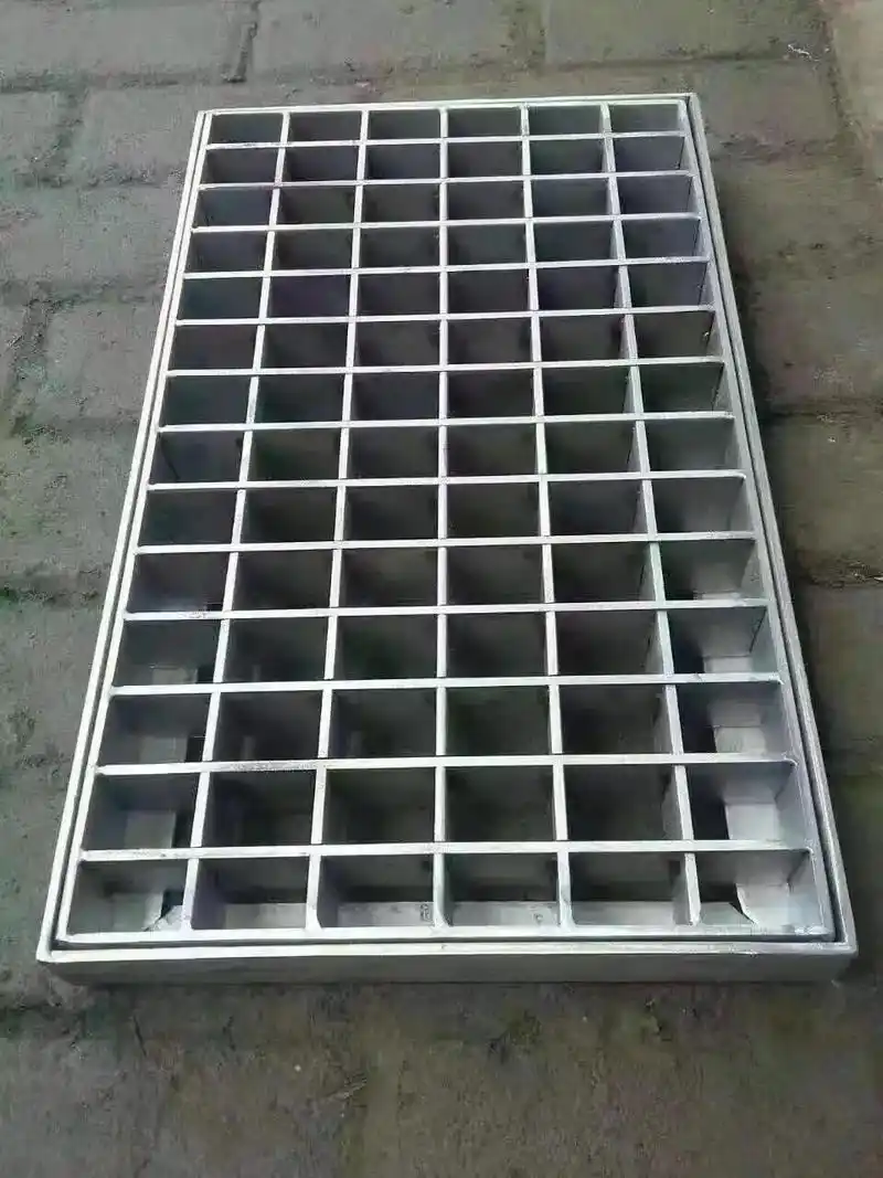 ตะแกรงเหล็กเชื่อมแบบเสียบปลั๊ก (ฝาครอบร่อง)