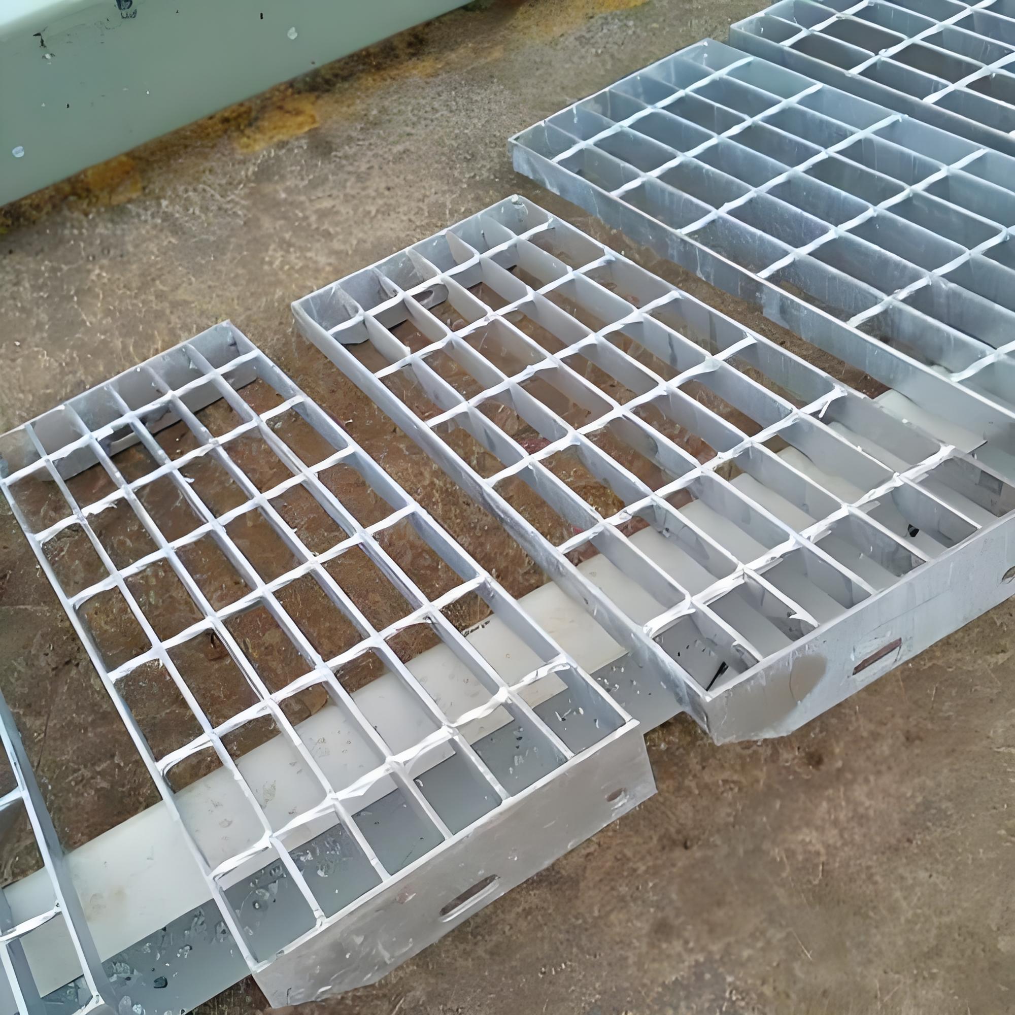 Kisi Serat Kaca Tapak Tangga