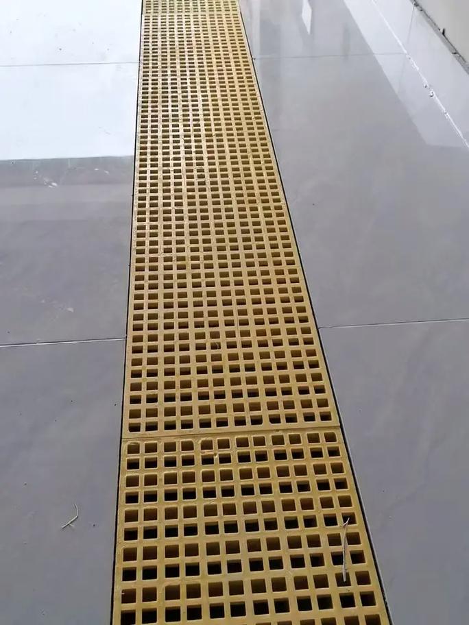 Kisi Serat Kaca Platform Industri Standar