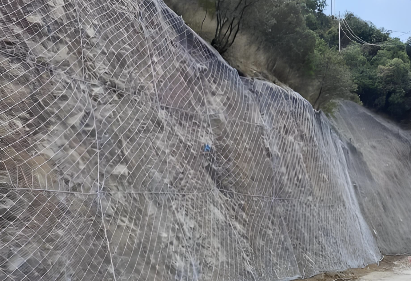 Filet modulaire de protection de pente de Rapide-installation