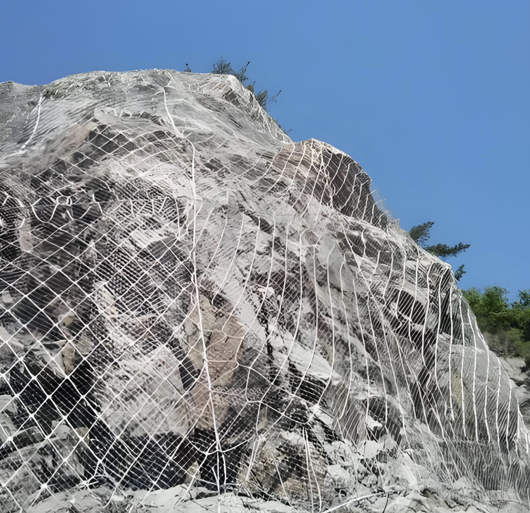 ตาข่ายป้องกันความลาดชันการเชื่อมโยงโซ่เป็นมิตรกับสิ่งแวดล้อมพร้อมถุงปลูก