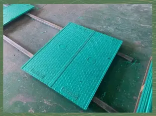 Couvercle de tranchée de câble intelligent intégré solaire