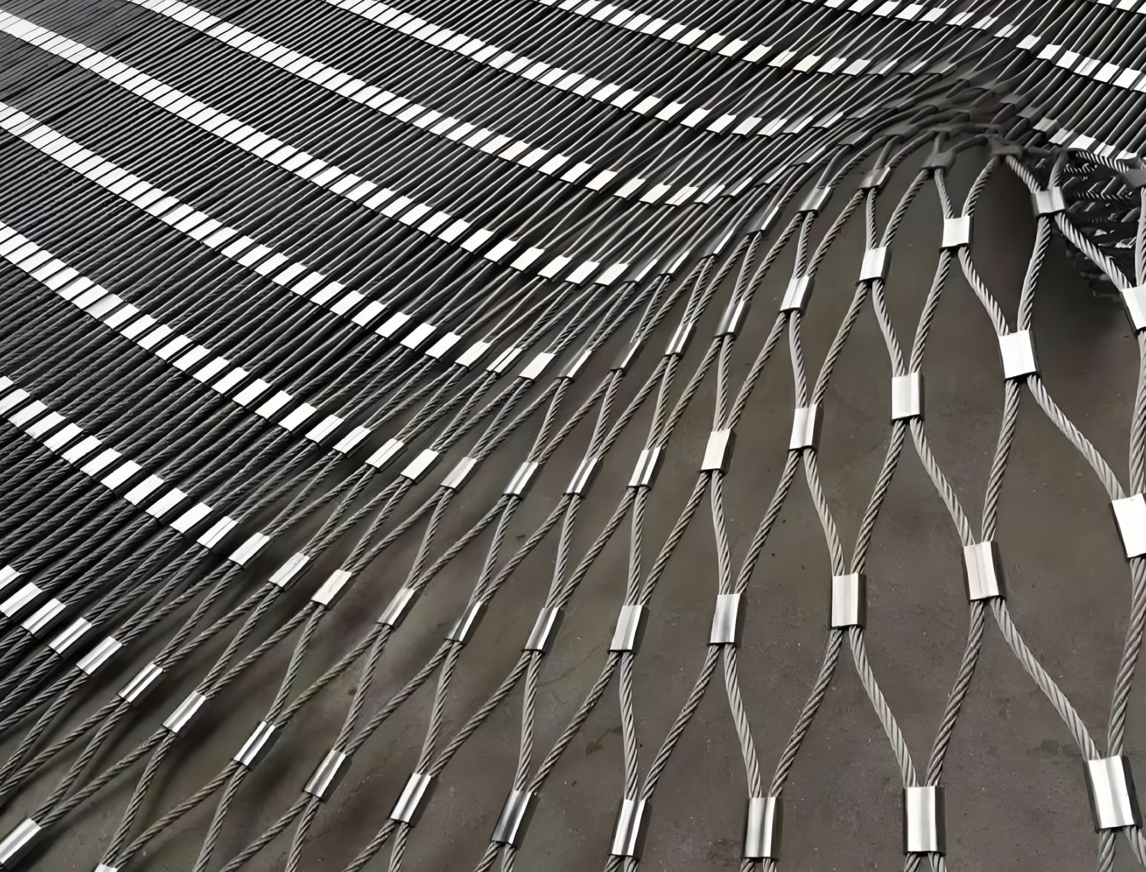 ตกแต่งระเบียงสแตนเลสป้องกันการล่มสลายสุทธิ