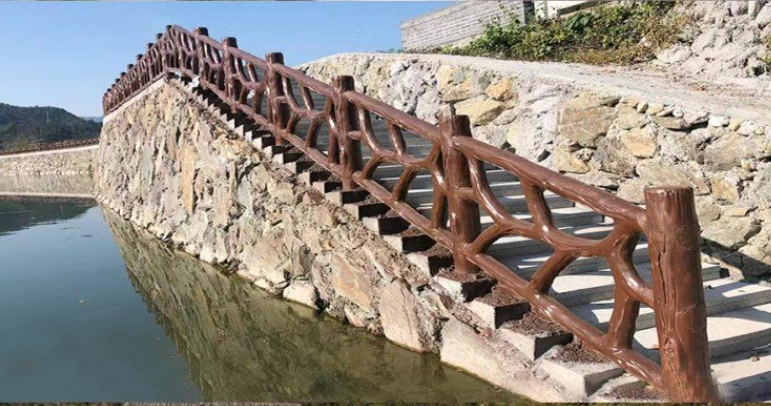 รั้วไม้เทียมคอนกรีตสำเร็จรูปสำหรับธนาคารแม่น้ำ