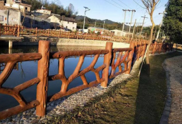 Pagar Kayu Imitasi Beton Prepcast untuk Bank Sungai