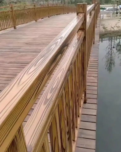 รั้วกั้นธนาคารไม้เทียม PVC