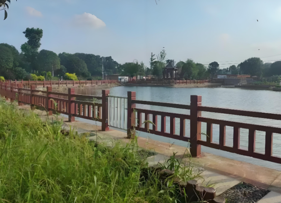 PVC Imitation Wood River Bank Guardrails