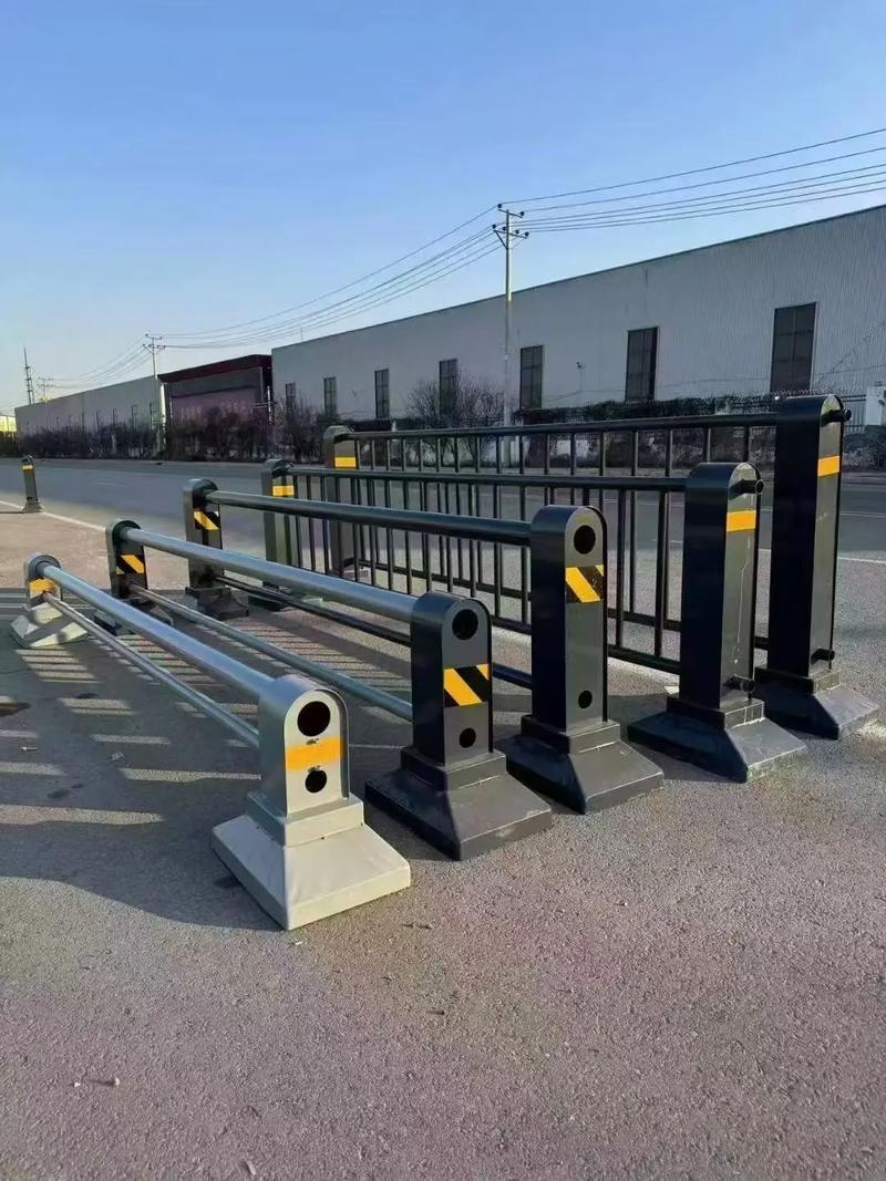 Pagar Roda Jalan Kota Luar Ruangan