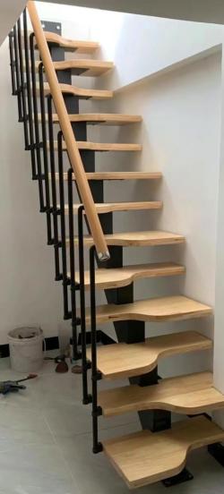 Tapak Tangga Portable Lipat