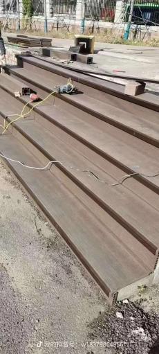 บันไดพลาสติกผสมไม้รีไซเคิลกลางแจ้ง