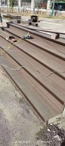 Tapak Tangga <span>Komposit</span> Kayu <span>Komposit</span> Plastik Daur Ulang Luar Ruangan