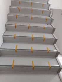 ในร่มเงียบ Self-Adhesive ยางบันได Treads