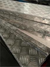 Jejak Tangga Aluminium Aloi 6061-T6 Standar Bahari