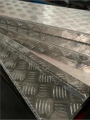 Jejak Tangga Aluminium Aloi 6061-T6 Standar Bahari