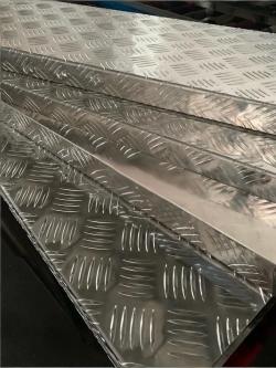 <span>Marine</span> lớp 6061-T6 hợp kim nhôm cầu thang treads