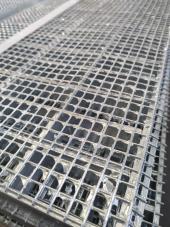 ตะแกรงเหล็กฟันปลากันลื่นสำหรับทางลาดและพื้นเวิร์คช็อป