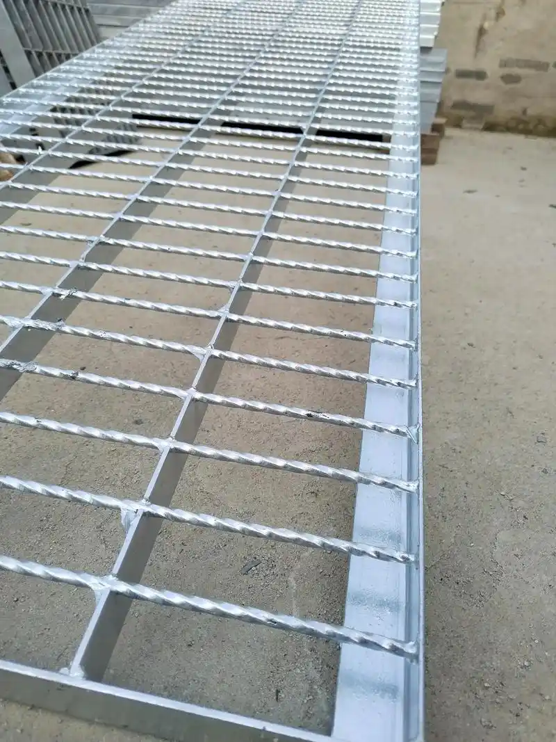 Stasiun Daya Fotovoltaik Jalan Kisi Baja Khusus