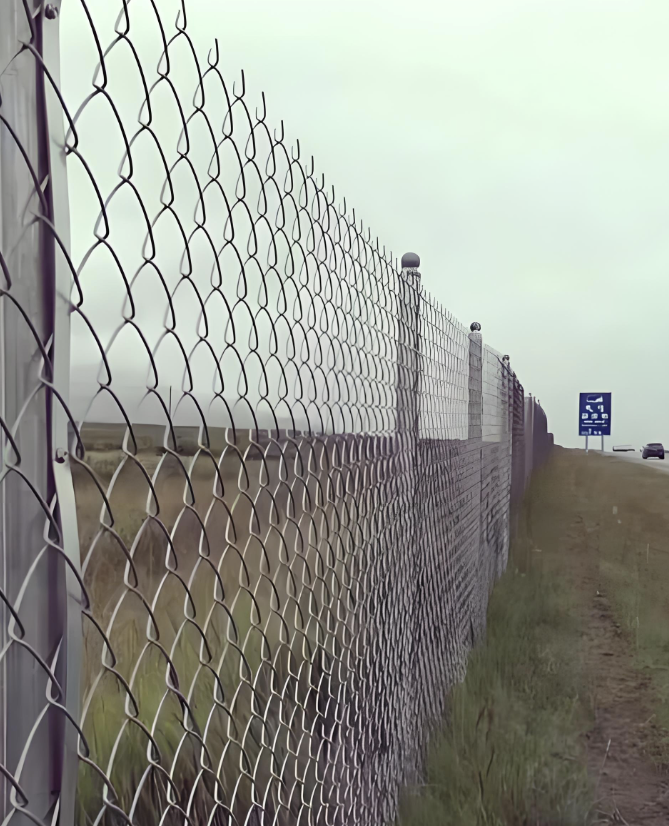 ตาข่ายตกแต่งโลหะบิดเหล็กชุบสังกะสีสำหรับรั้วสวน