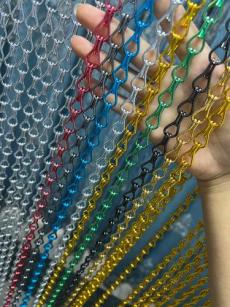 Rideau métallique à pulvérisation de couleur sur mesure