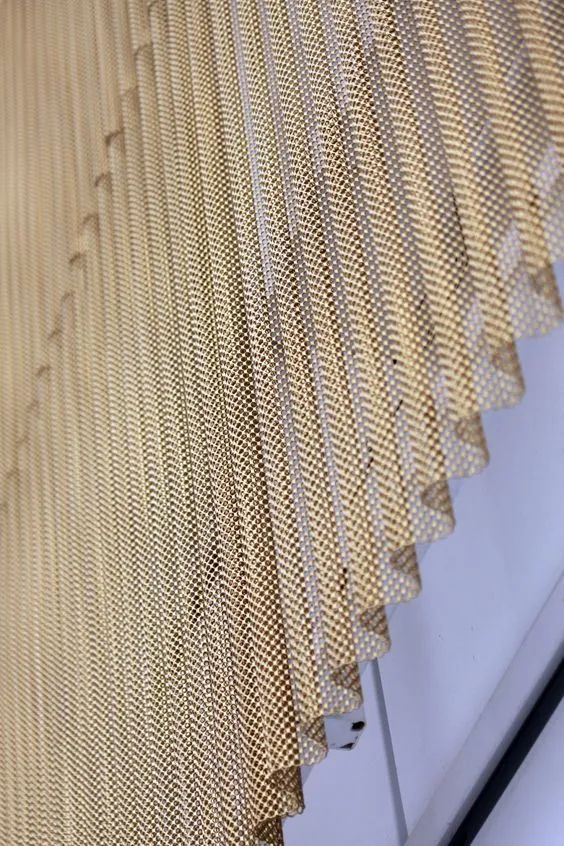 Rideau métallique artistique en laiton H62