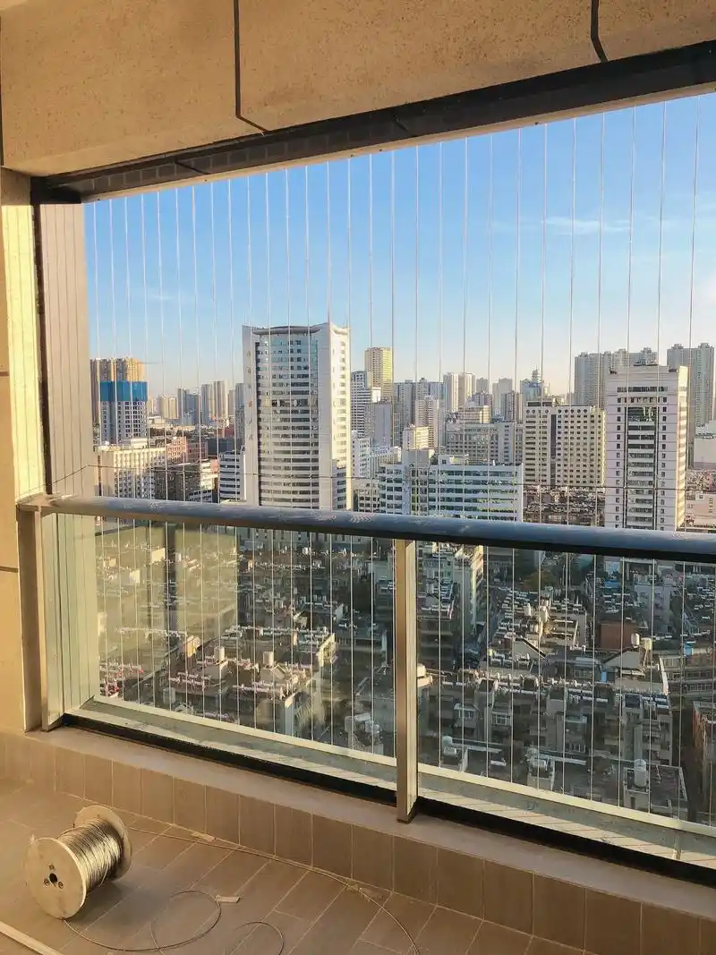 Filet de sécurité invisible axé sur les animaux de compagnie