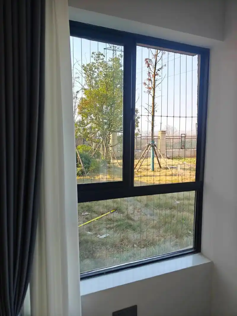 Child Safety High-altitude Invisible Anti-theft Net