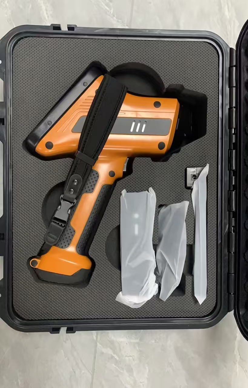 Miniature Precious Metal XRF Tester