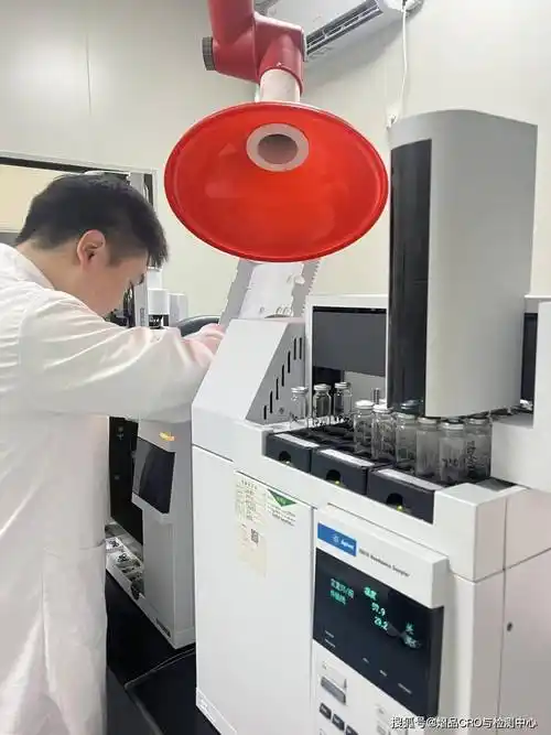 Machine d'inspection visuelle de dispositifs médicaux stériles