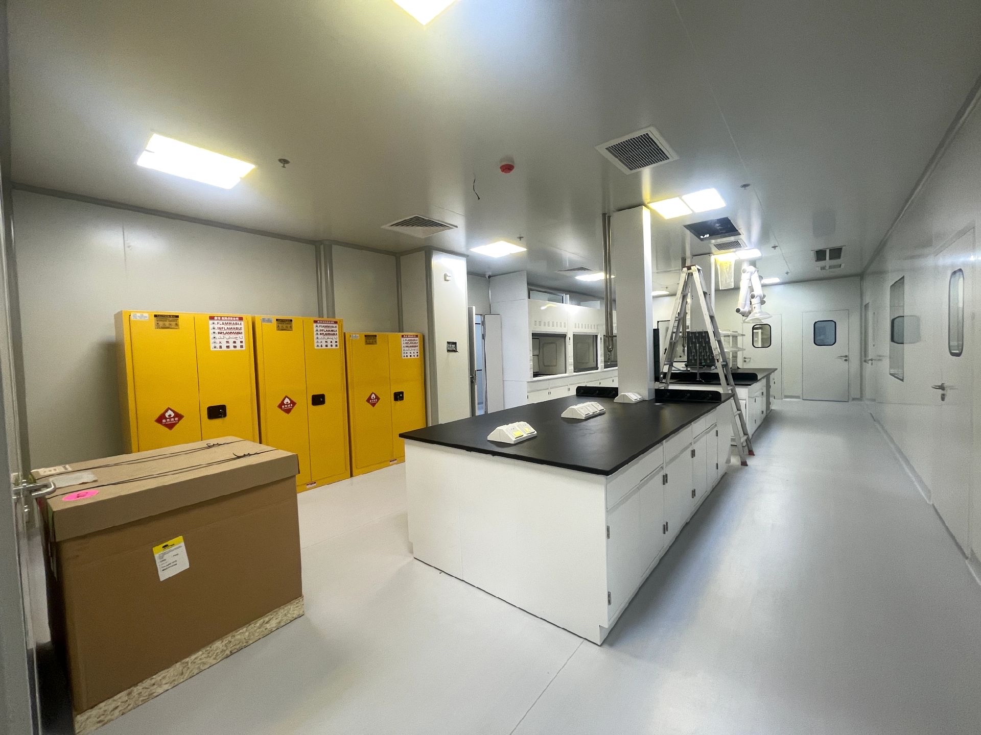 ห้องวัดอุณหภูมิและความชื้นในห้องปฏิบัติการตั้งโต๊ะ